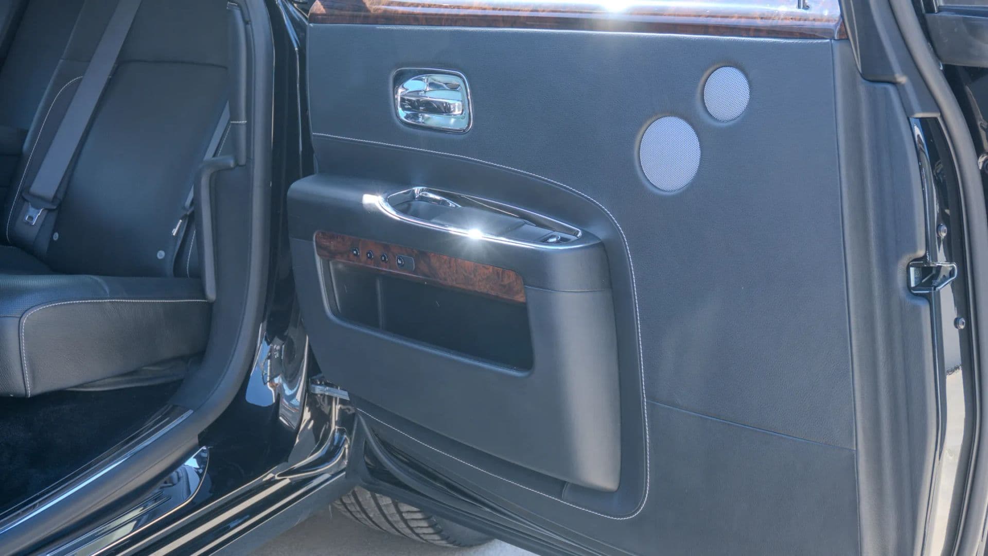 2012 ROLLS-ROYCE GHOST - Image 12