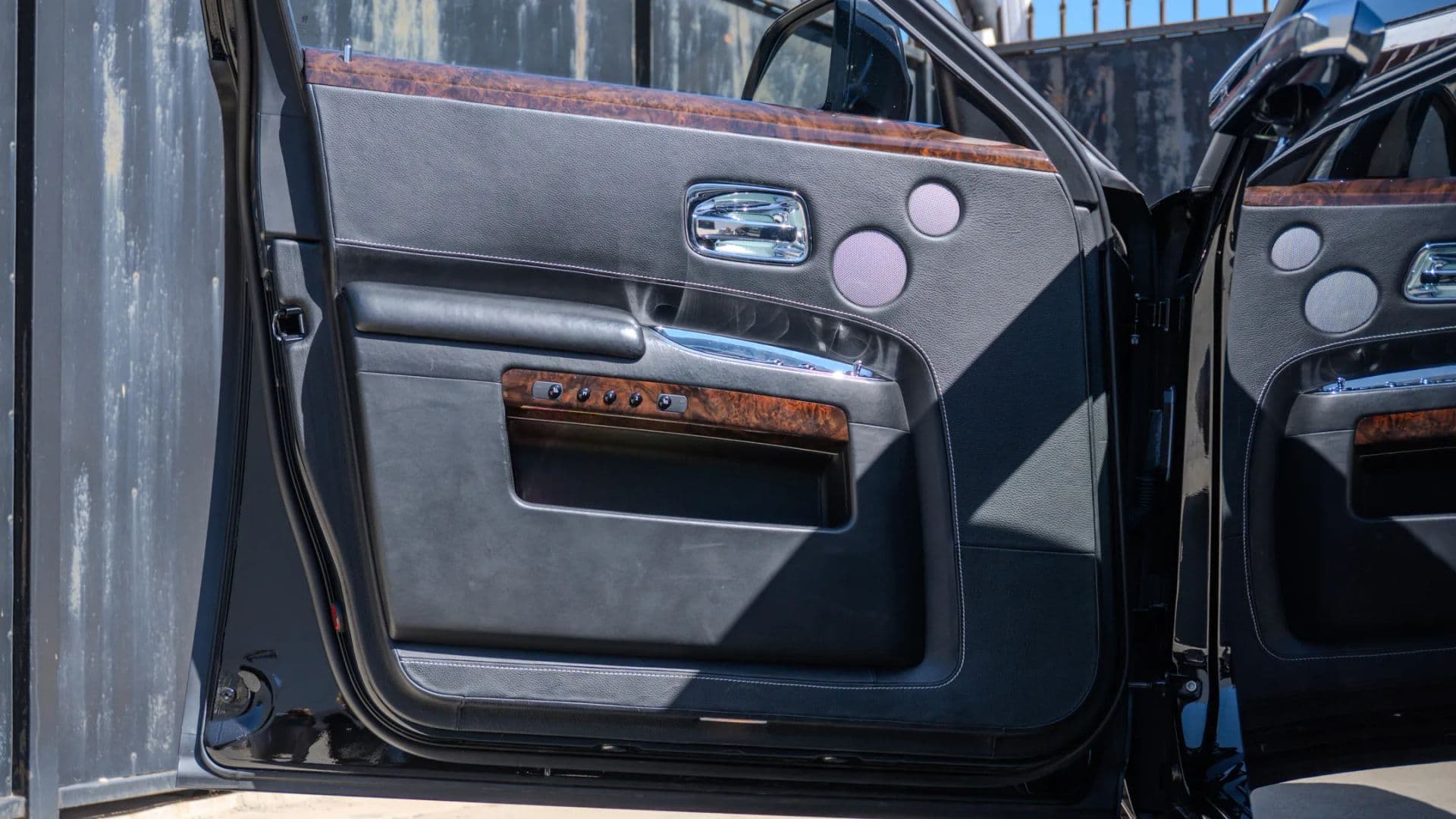 2012 ROLLS-ROYCE GHOST - Image 11