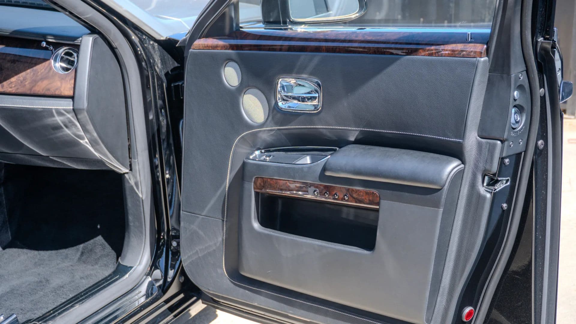 2012 ROLLS-ROYCE GHOST - Image 18