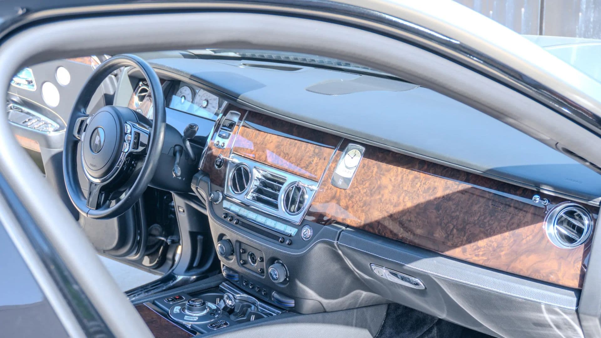 2012 ROLLS-ROYCE GHOST - Image 17