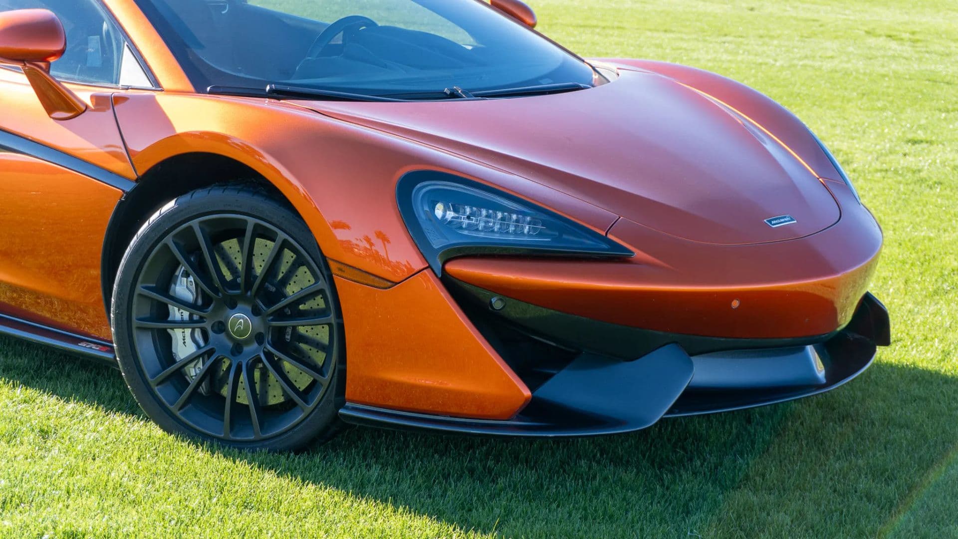 2016 MCLAREN 570S - Image 2