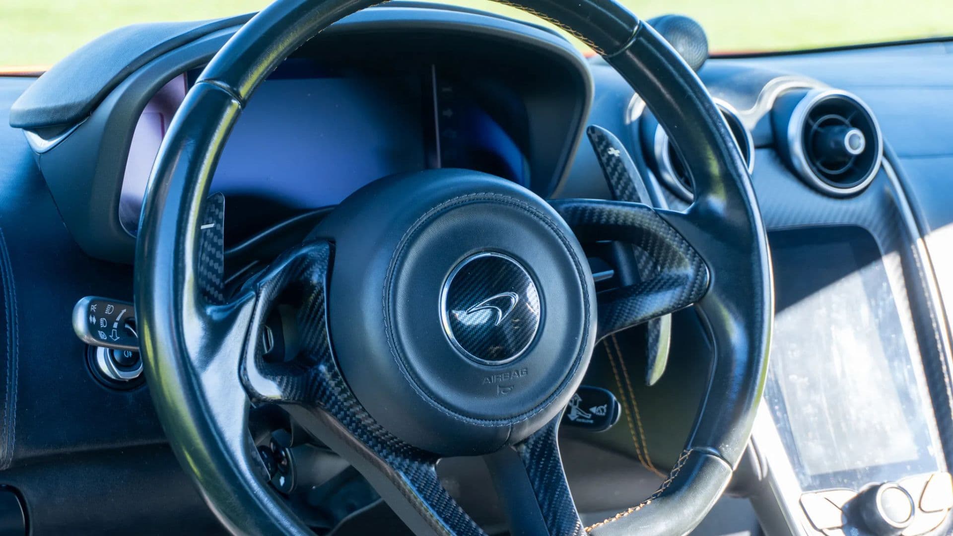 2016 MCLAREN 570S - Image 31