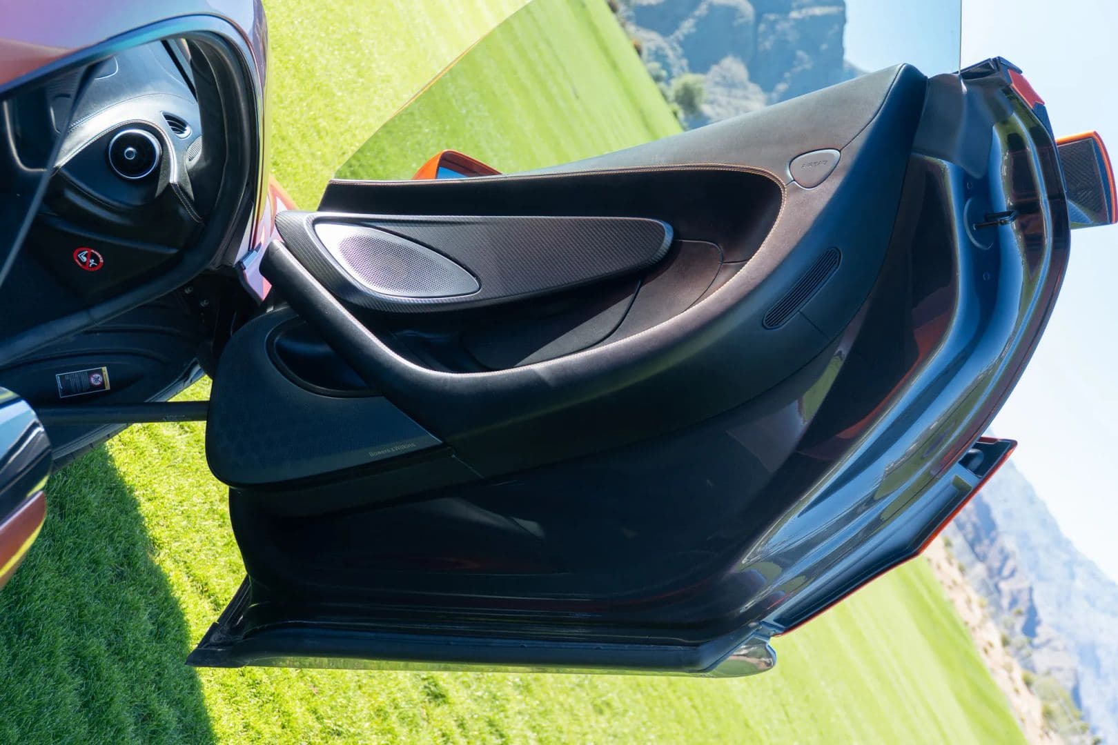 2016 MCLAREN 570S - Image 15