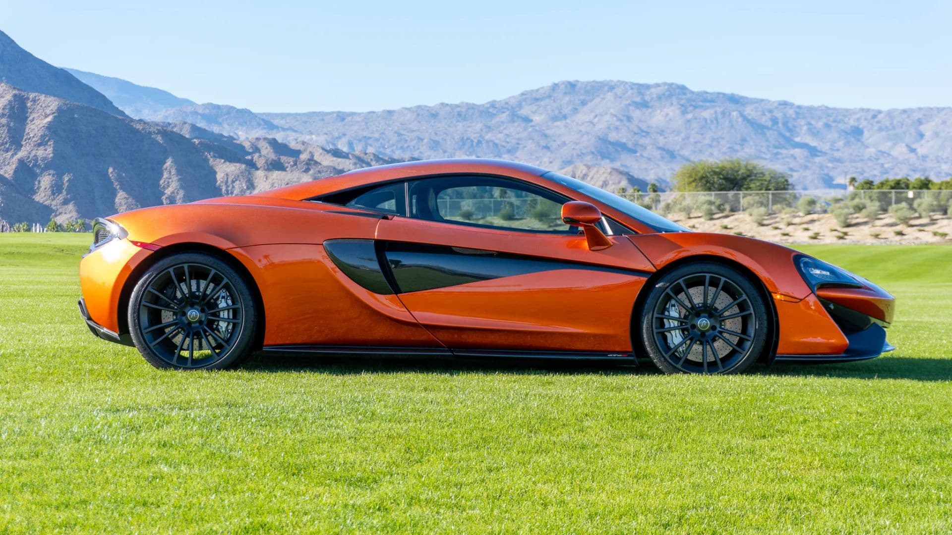2016 MCLAREN 570S - Image 4