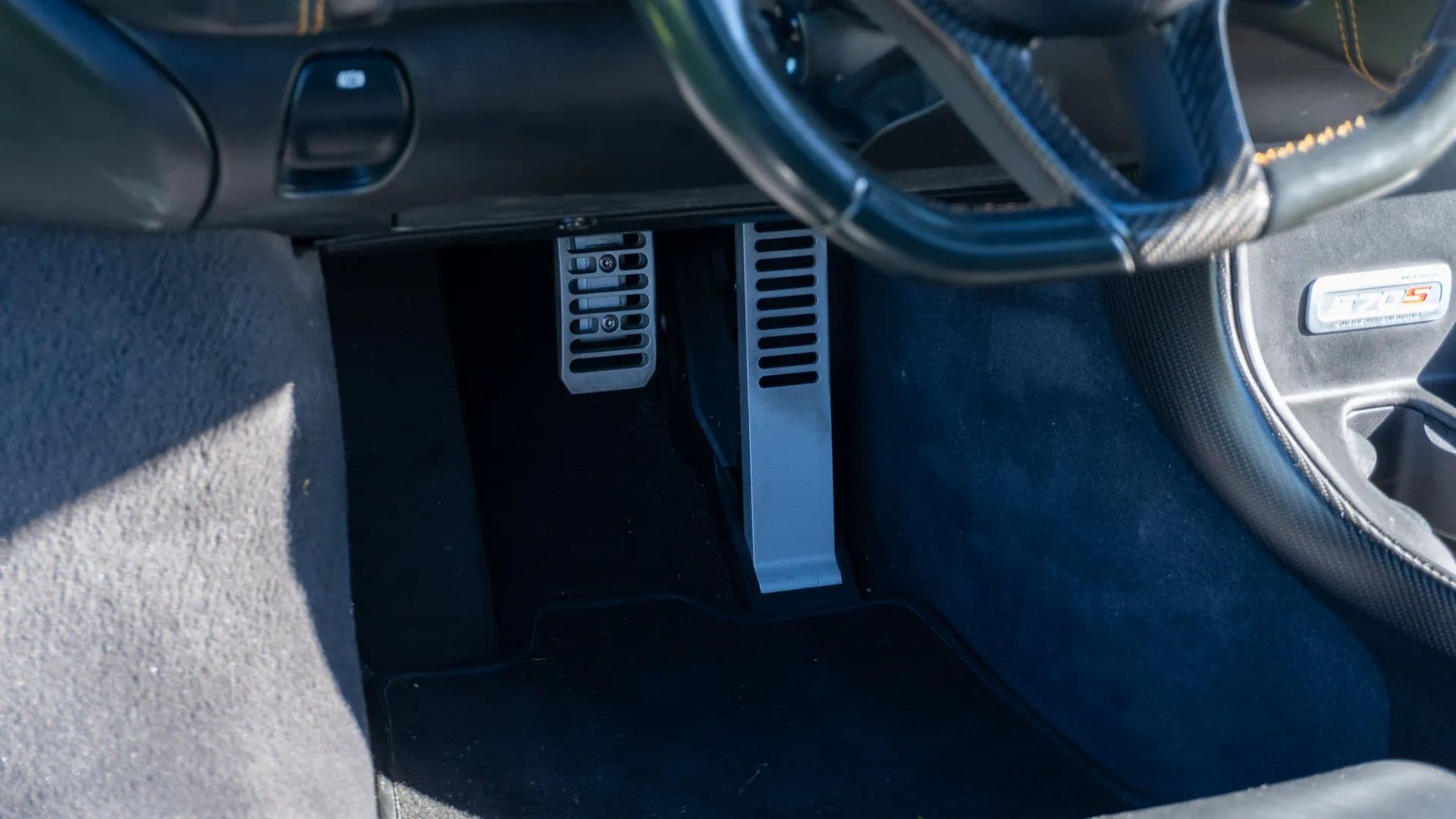 2016 MCLAREN 570S - Image 30