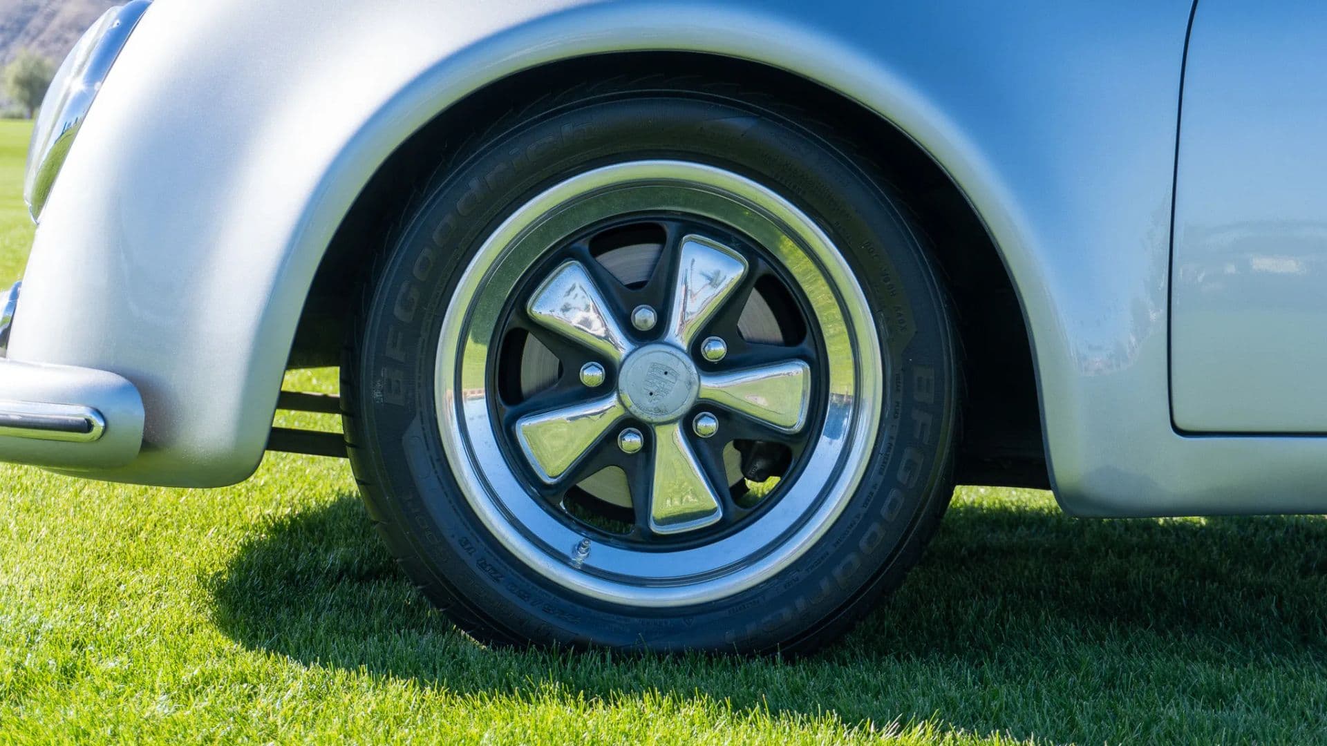 1957 PORSCHE/JPS 356A - Image 20