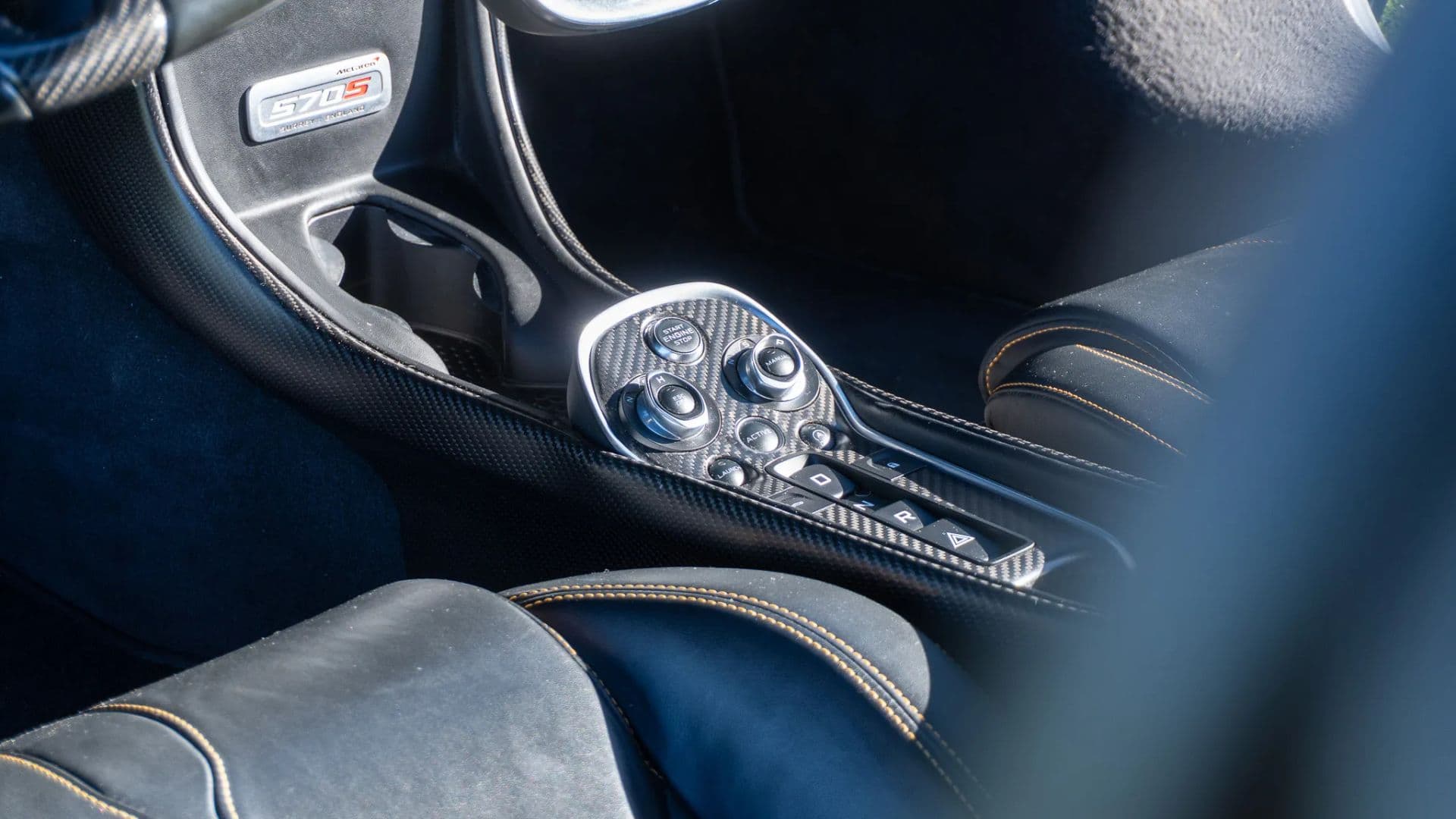 2016 MCLAREN 570S - Image 29