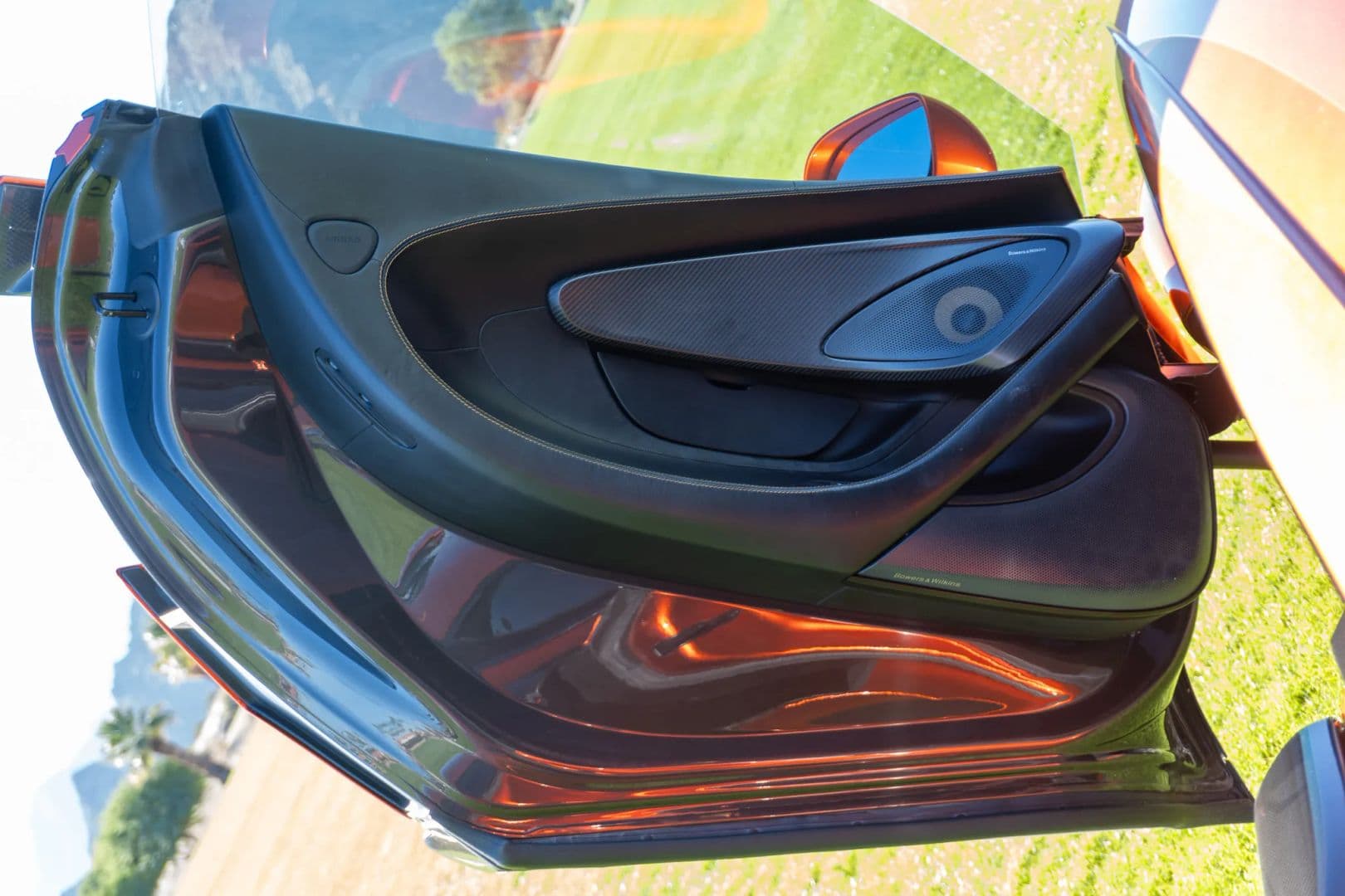 2016 MCLAREN 570S - Image 14