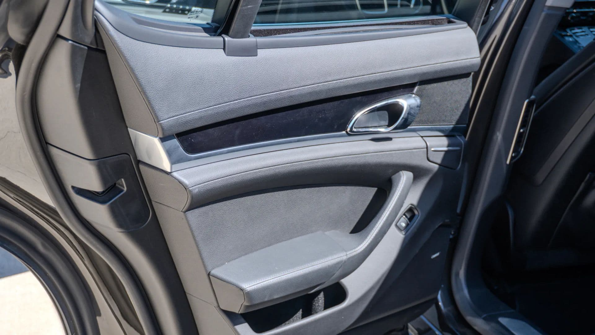 2016 PORSCHE PANAMERA - Image 14