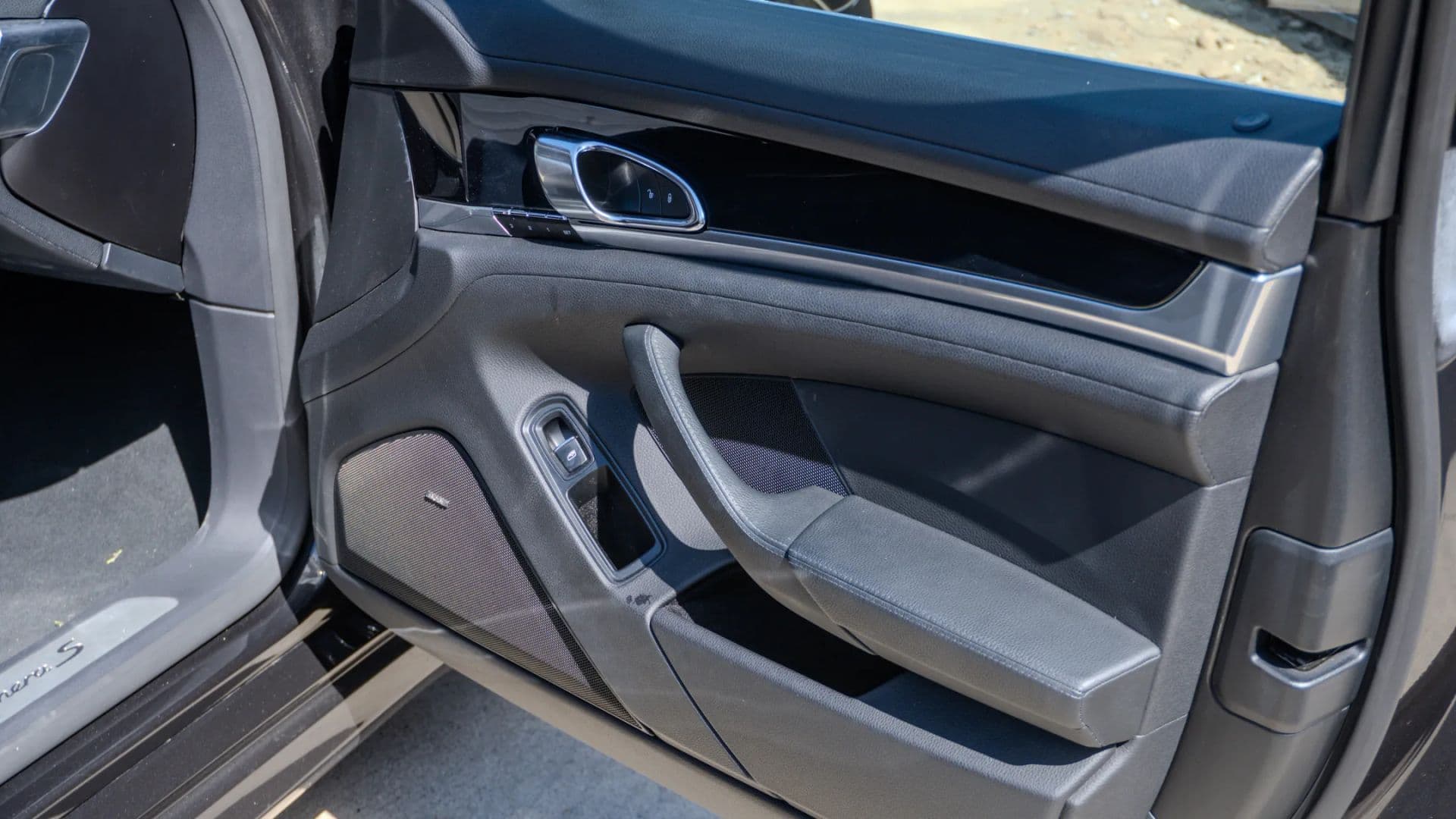 2016 PORSCHE PANAMERA - Image 19