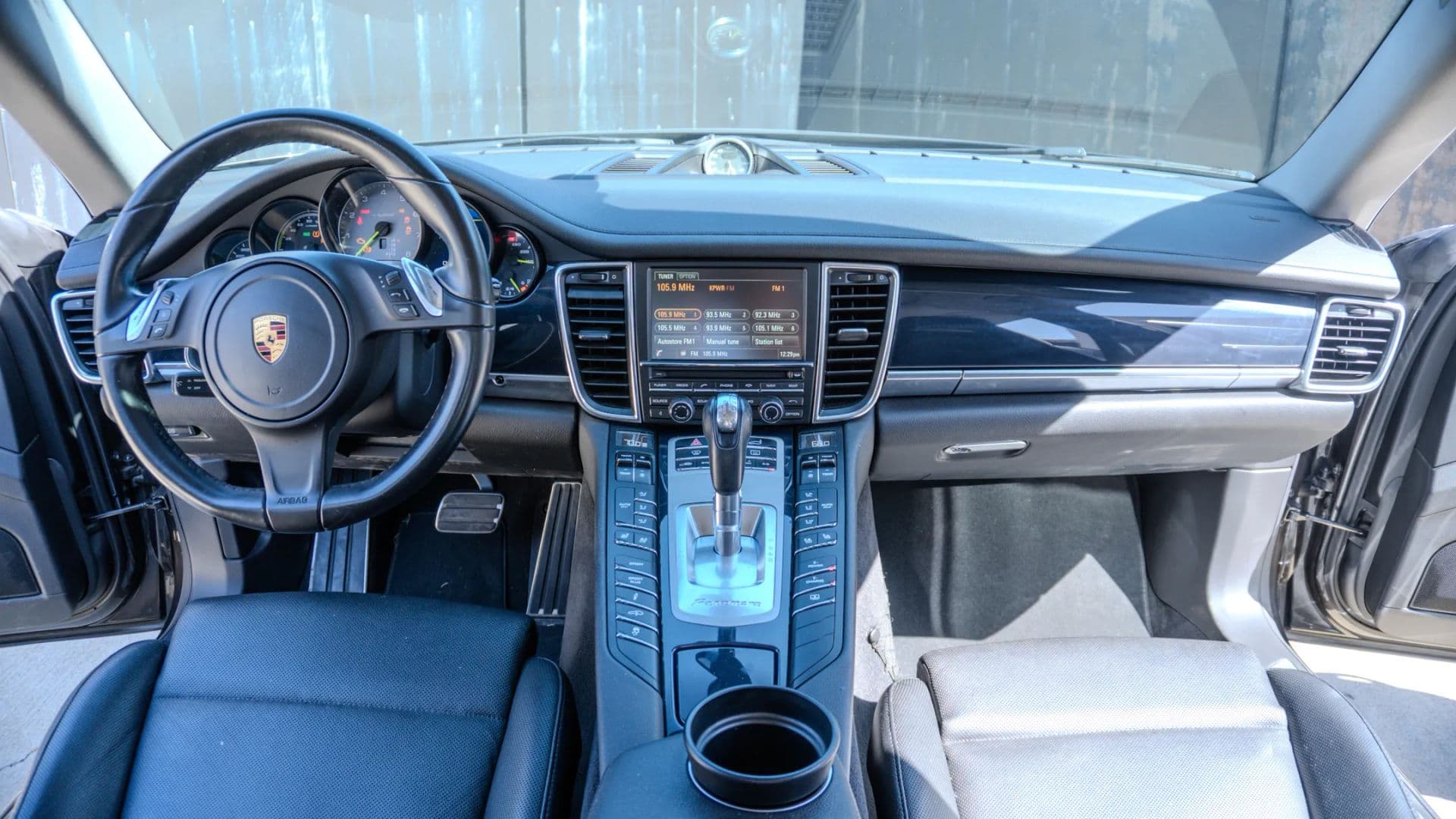 2016 PORSCHE PANAMERA - Image 21